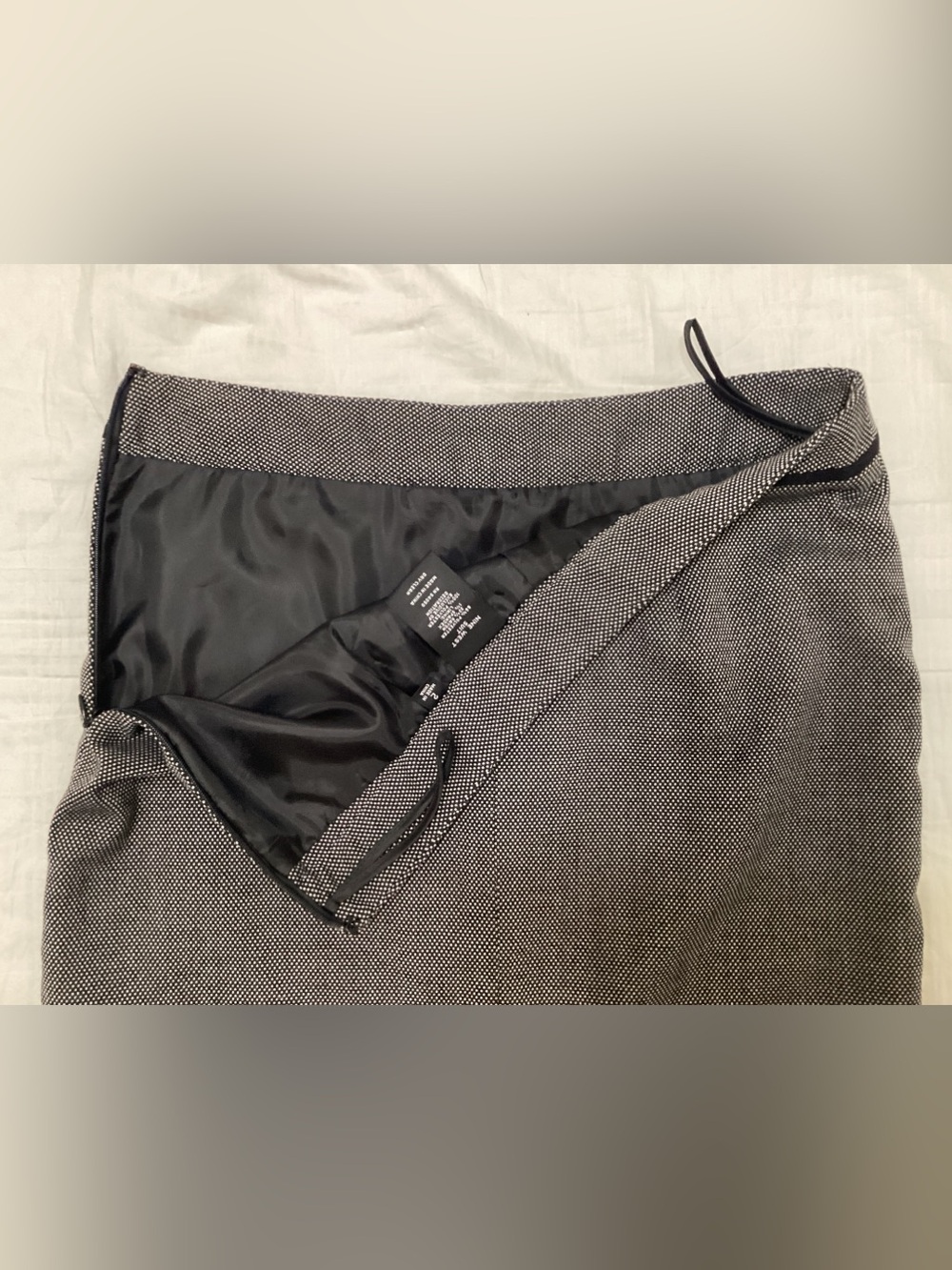 Nine West Size 2 Gray Skirt Suit Black Trim Lined - Picture 10 of 13